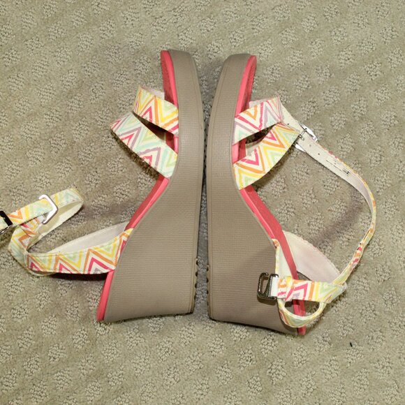 Crocs Leigh II Women's Sz 8 Vibrant Dressy Ankle Strap Wedge Heel Sandals 15313 - Picture 4 of 6